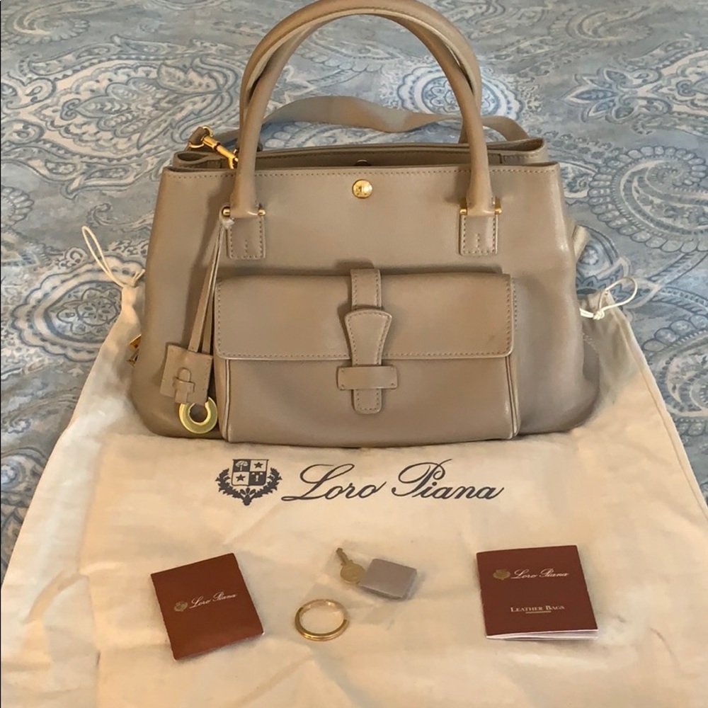 COPY - 👛Host Pick!👛Loro Piana Globe Handbag w/Dust bag